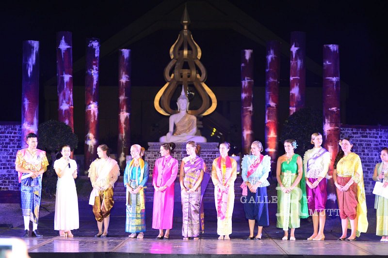 20151125-Loy Kratong_28.JPG